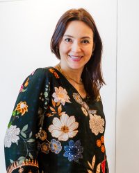Alessandra Shima palestrante do Pricing Conectado